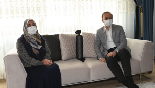 Vali Erin'den Anneler Günü Ziyareti