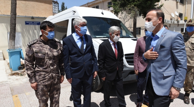 Vali Erin, Görev Başındaki Polis ve Jandarma İle Bayramlaştı