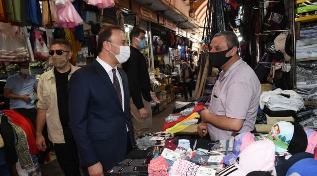 Vali Erin her fırsatta vatandaşlarla