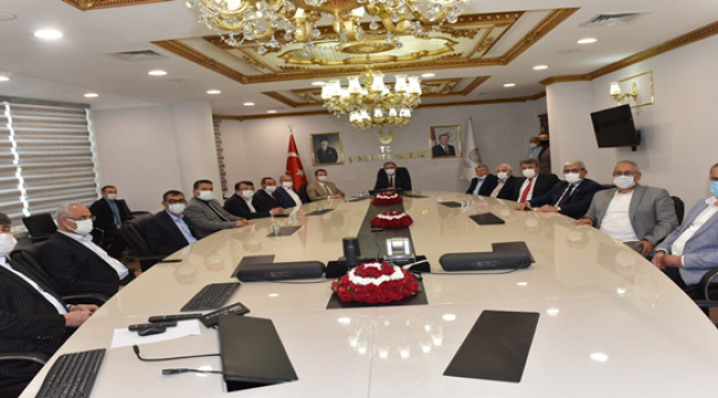 Kadim Aşiretler Federasyonu Vali Erin'i Ziyaret Etti