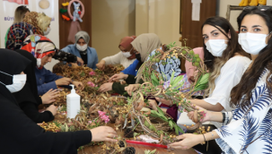 "Kapı süsü atölyesi" kadınların ilgisini çekti 