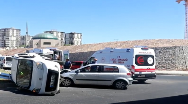Şanlıurfa'da  iki araç çarpıştı