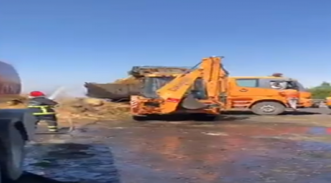 Şanlıurfa'da Saman yüklü TIR yandı
