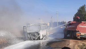 Viranşehir'de işçileri taşıyan servis aracı yandı