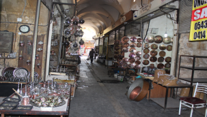 Bakırcılar Çarşısında Çekiş Sesleri Susmuyor