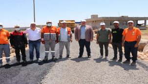  Başkan Ekinci, Gözlek Mahallesinde Devam Eden Asfalt Çalışmasını İnceledi