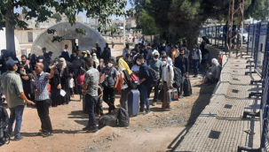 Bayramlaşmak için Suriye'ye 15 bin kişi geçiş yaptı