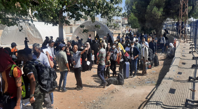 Bayramlaşmak için Suriye ye 4 bin 400 kişi giriş yaptı 