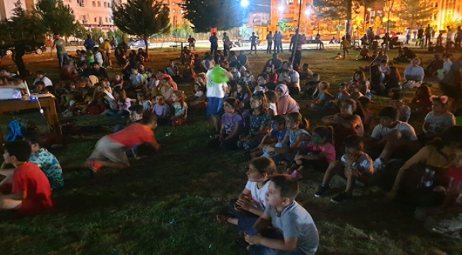 Çocuklar Mutlu Biz Daha Mutlu