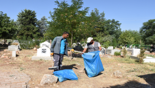 Hilvan'da mezarlıklar Bayram ziyaretlerine hazırlanıyor