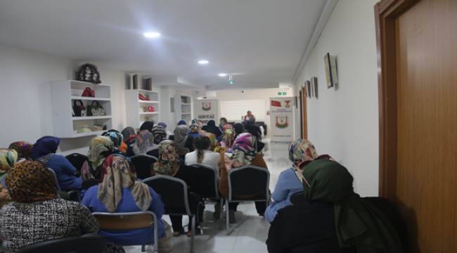 Kursiyerlere "helikopter ebeveynlik" uyarısı