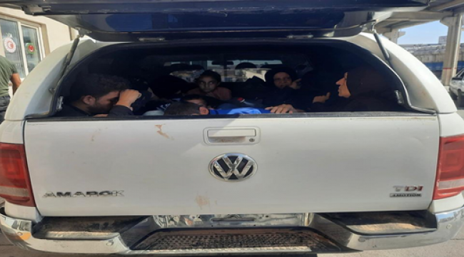 Şanlıurfa'da durdurulan araçta 17 göçmen yakalandı