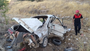 Şanlıurfa"da otomobil ile minibüs çarpıştı