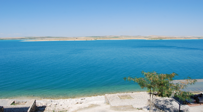 Sıcaktan Bunalanlar, Çatak'ta Serinliyor