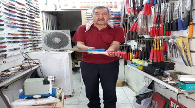 Urfa'da  bıçaklar tezgahlarda yerini aldı