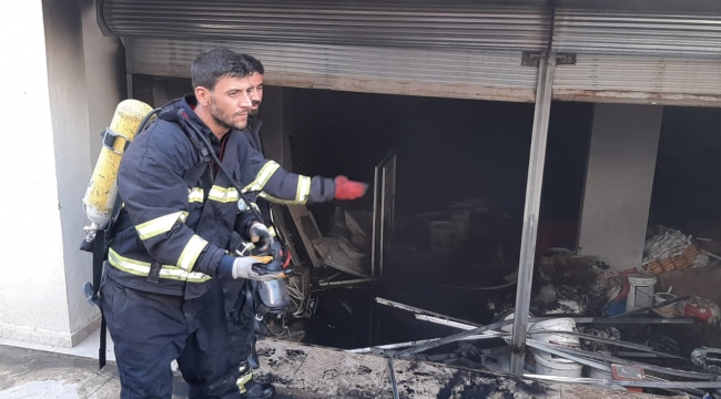 Urfa"da depo yangını