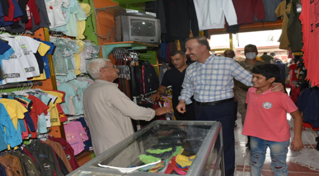 Vali Erin Telabyad'da Halkı ve Çocukları Sevindirdi