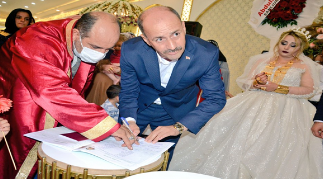 Başkan Yavuz Gazi Topçu'nun Nikah Şahidi Oldu.