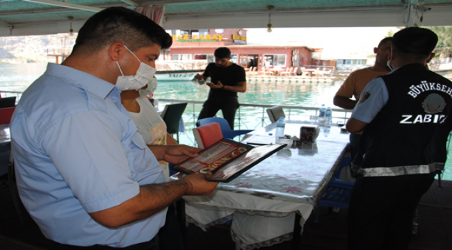 Saklı Cennet Halfeti'de lokanta ve teknelerde denetim