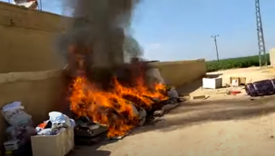 Urfa'da ailesi tarafından sokağa atılan vatandaş! eşyalarını ateşe verdi