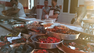 Urfa'nın asırlık geleneği tepsi yemeği