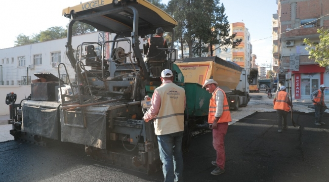 BAŞKAN BEYAZGÜL BİRECİK'TE YÜRÜTÜLEN ASFALT ÇALIŞMALARINI İNCELEDİ