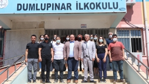 Başkan Ekinci, okulun ilk gününde öğrencileri yanlız bırakmadı