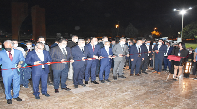 Harran Üniversitesi, 2021-2022 Yılı Akademik Açılış Törenini Yaptı
