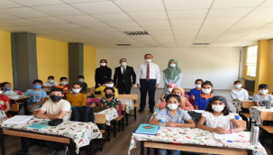 Vali Erin, UEFA Çocuklar Vakfı'nın Düzenlediği Spor Alanlarında İncelemelerde Bulundu