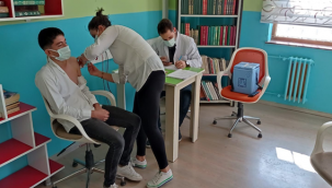 12-18 Yaş Aşı Uygulaması Okullarda Devam Ediyor