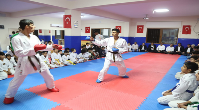 Başkanlar, Ak Ev Salonlarındaki Öğrencilerle Bir Araya Geldi