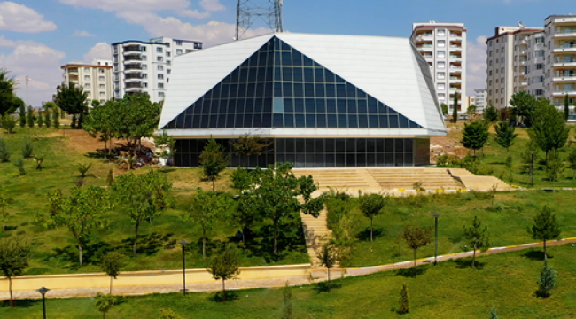 Battani uzay, havacılık ve bilim merkezi açıldı
