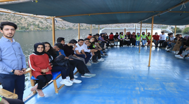 Büyükşehir Gençlik Meclisi'nden Şanlıurfalı Gençlere Halfeti Gezisi