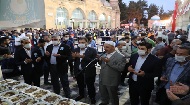 Haliliye Belediyesinden 10 Bin Kişiye Tirit İkramı