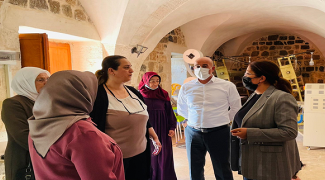 Polat İlçelere çıkartma yaptı