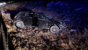 Şanlıurfa'da iki araç kafa kafaya çarpıştı, 4 yaralı