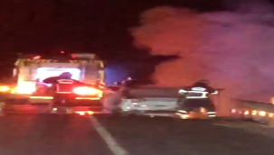 Şanlıurfa'da seyir halindeki araç yandı