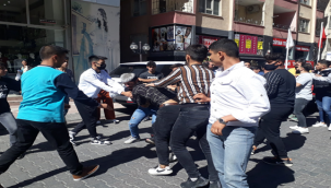 Urfa'da liseli gençlerin tekme tokatlı kavgası!