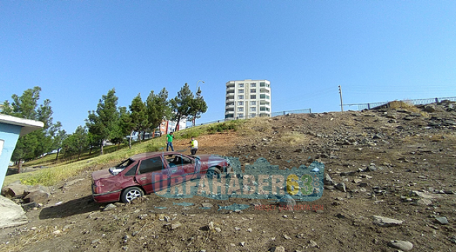 Urfa'da  otomobil uçurumdan yuvarlandı
