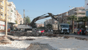 Başkan Beyazgül, esnafla bir araya gelip yol çalışmasını inceledi