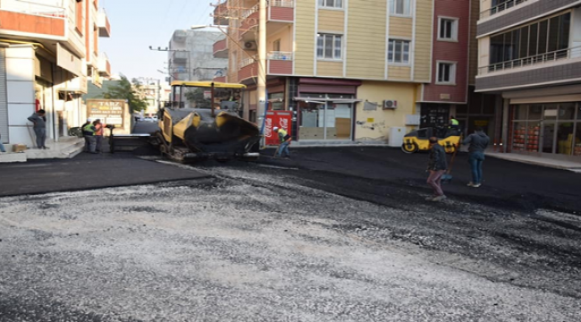 Başkan Ekinci'den Asfalt ekibine tatlı ikramı