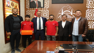 Başkan Kuş, Başarılı genç sporcuları ödüllendirdi