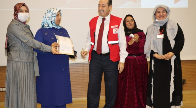 BÜYÜKŞEHİR'DEN KIZILAY VE KADIN SEMİNERİ