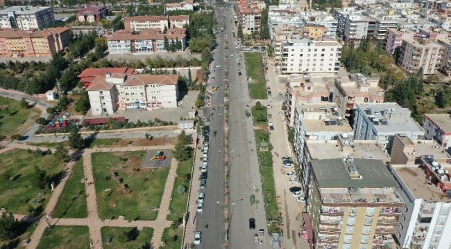 BÜYÜKŞEHİR'DEN VİRANŞEHİR'DE KİLİTLİ PARKE VE REFÜJ ÇALIŞMASI