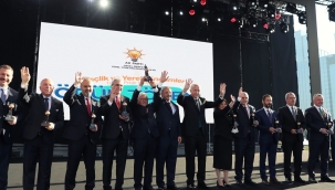 CUMHURBAŞKANI'NDAN BÜYÜKŞEHİR'E BİLİM TEKNOLOJİ VE GİRİŞİMCİLİK ÖDÜLÜ