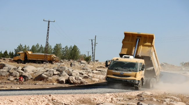 Hilvan Kırsalında Sathi Asfalt Ve Beton Yol Çalışması Tamamlandı