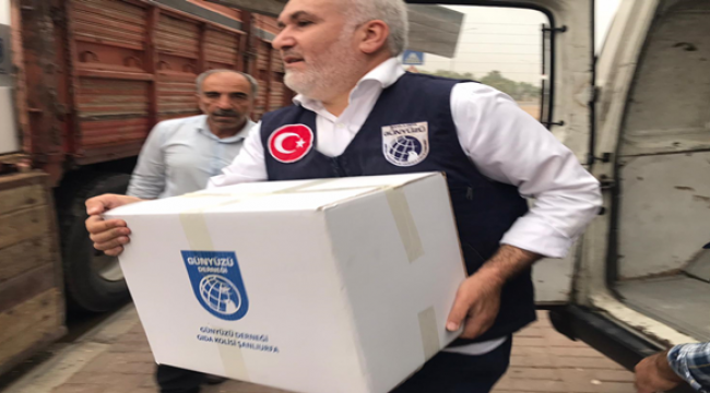 Şanlıuırfa'dan İdlib'deki ihtiyaç sahiplerine bir tır insani yardım malzemesi gönderildi