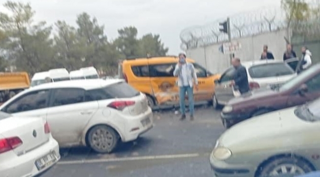 Şanlıurfa'da iki araç çarpıştı