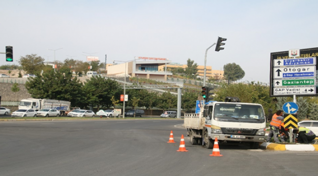 Şanlıurfa'da Trafik levhaları yenileniyor
