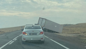 Suruç"ta Tır asılı kaldı!